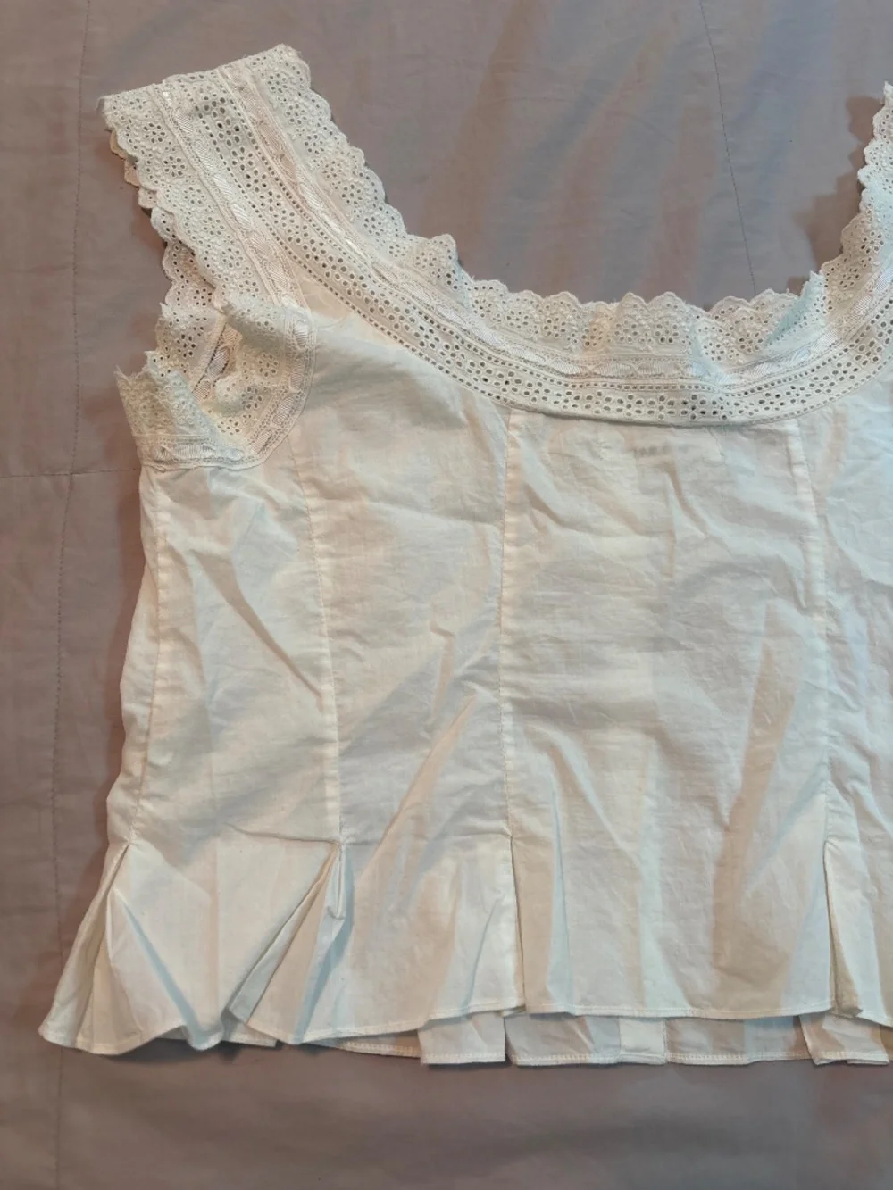 Doen Cream Eyelet Lace-Trim Button Front Cropped Top - Picture 10 of 16